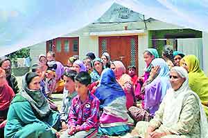 Quake-hit and shaken, Bhaderwah spends nights in the open