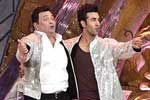 Ranbir, dad Rishi to remake Raj Kapoor\'s <i>Awara</i>