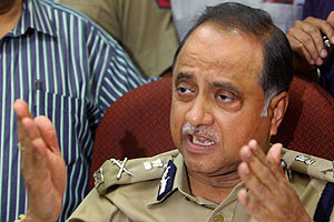 IPL spot-fixing case: Net widens, police watching 3 more players, other bookies 