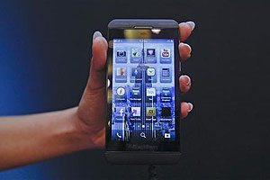 BlackBerry announces EMI schemes for BlackBerry Z10, Curve 9220